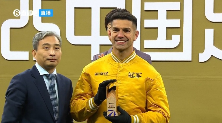  頭球貢獻(xiàn)絕殺，安德烈-路易斯當(dāng)選超級杯最佳球員