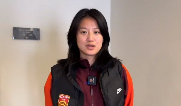  汪琳琳：范迪克是我的偶像和目標，希望變成他那樣全面的中后衛(wèi)