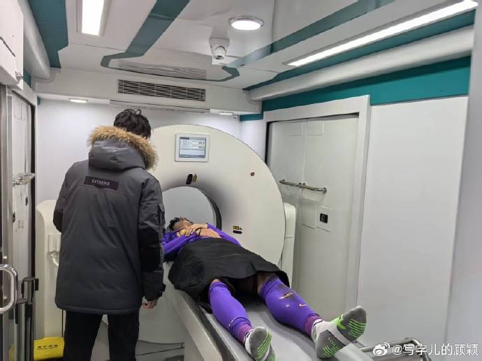  記者：謝維軍初步檢查無(wú)大礙，后續(xù)兩天還要注意觀察