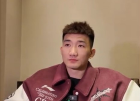  咋形容你和王博的關(guān)系？孫銘徽：像家人 他訓(xùn)練&生活中很照顧我們