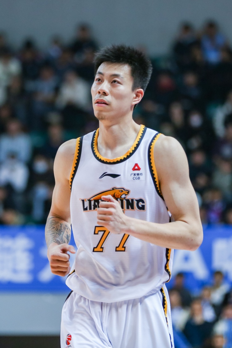  媒體人：張鎮(zhèn)麟、韓德君將因傷缺席今晚對陣北控的比賽