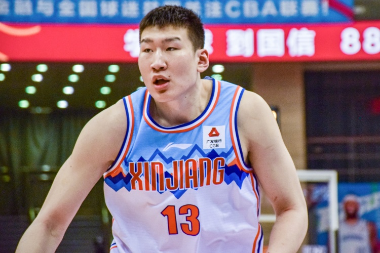  拼搶積極但手感不佳！李炎哲半場8中2&罰球6中4拿8分 搶4個前場板