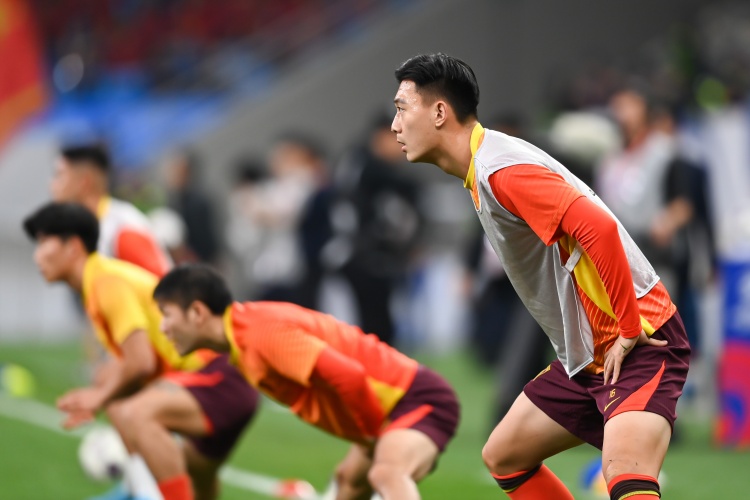 足球報(bào)：張玉寧、蔣圣龍均有不同程度傷病，伊萬(wàn)未讓在熱身賽出場(chǎng)