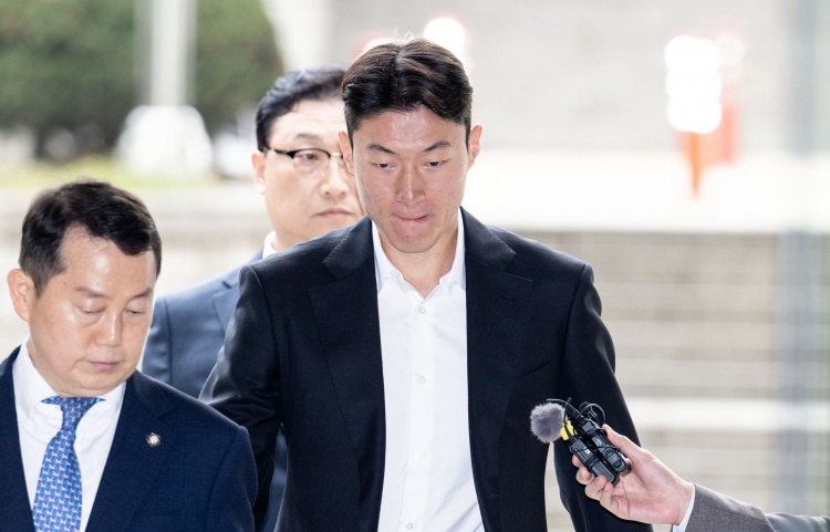  韓國國腳黃義助非法拍攝不雅視頻，一審被判有期徒刑1年緩刑2年！