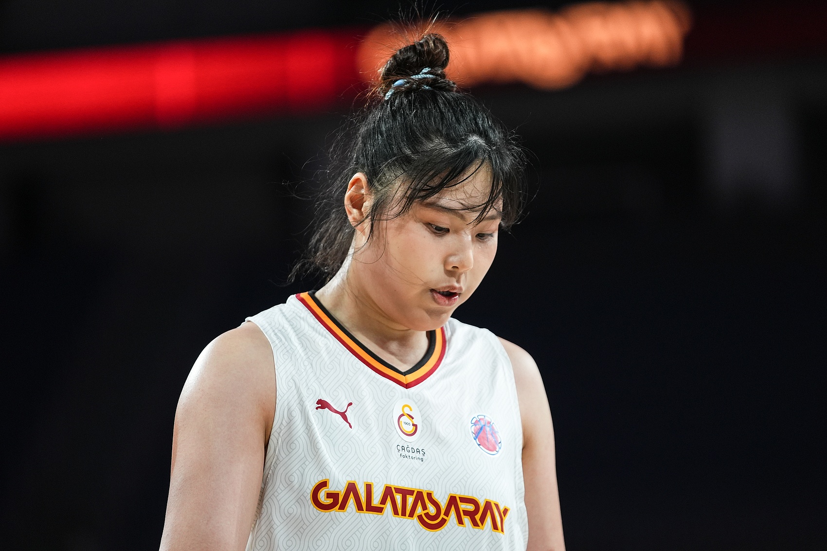  繼續(xù)沖！李月汝本賽季常規(guī)賽場均15分7.6板1.5助 兩分命中率56.9%