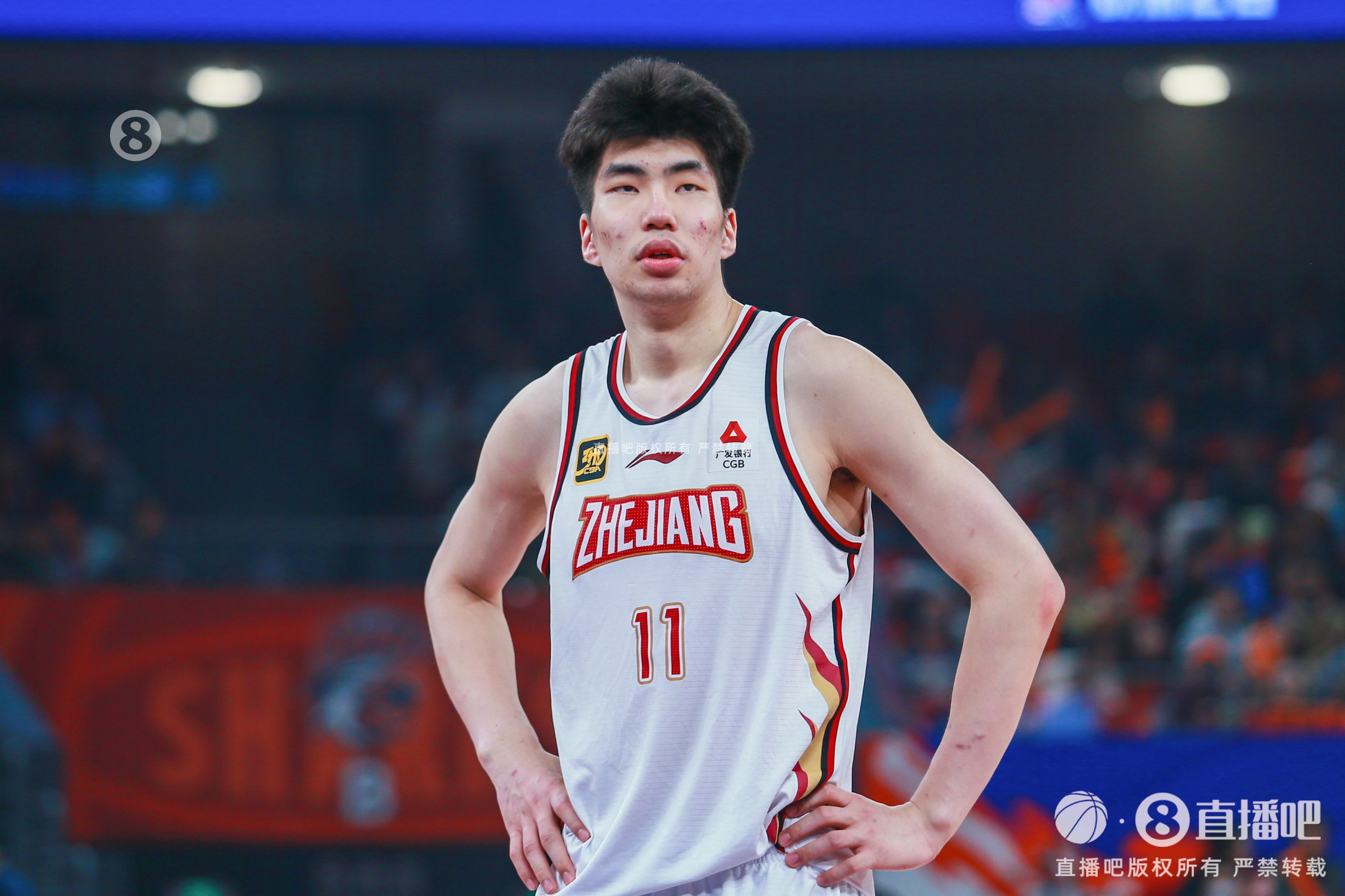  火力點太集中！浙江首節(jié)僅余嘉豪&瓊斯有得分入賬 其余5人10中0