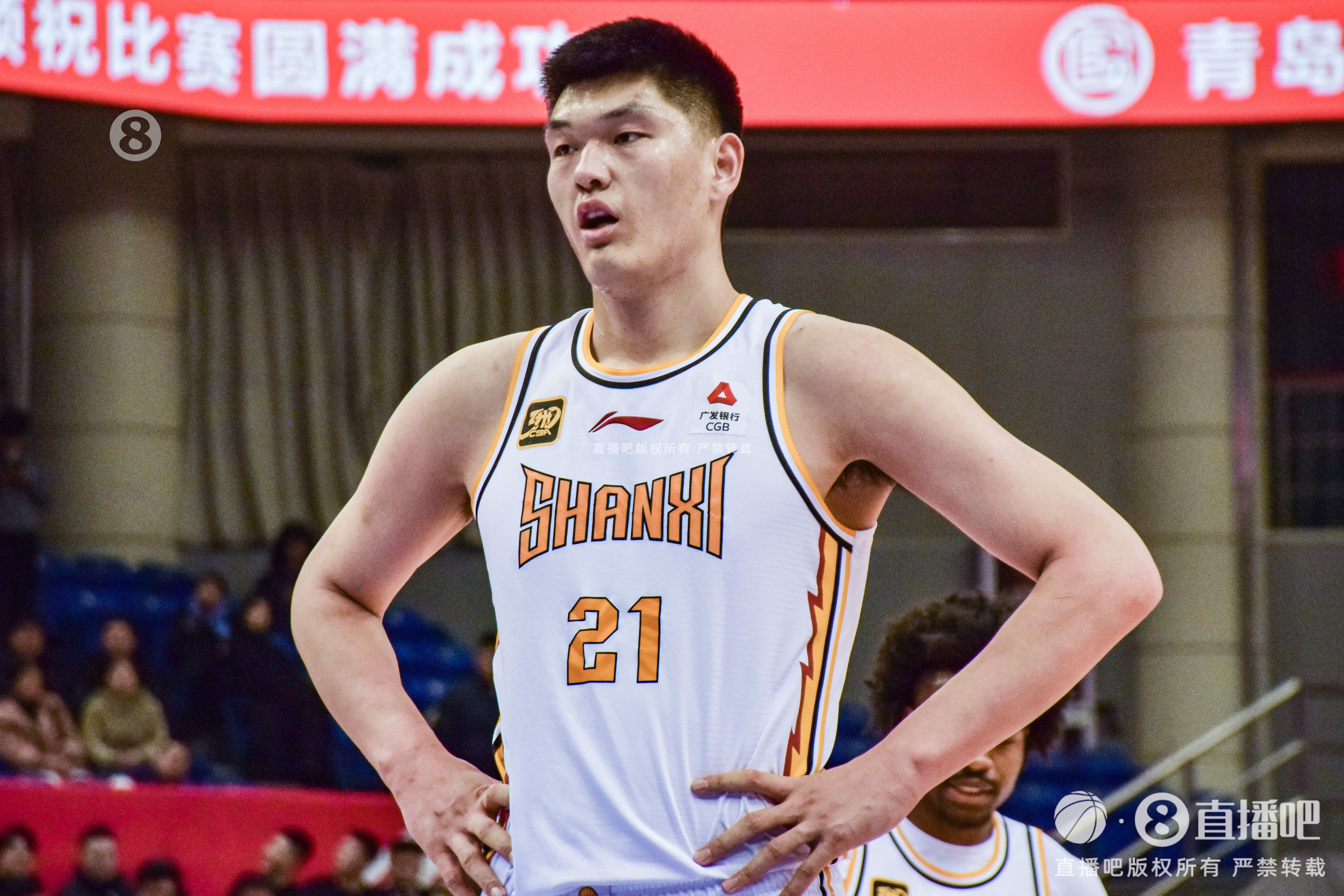  進(jìn)化了！劉傳興半場7中5&三分3中2 拿下12分3籃板助隊(duì)建立領(lǐng)先