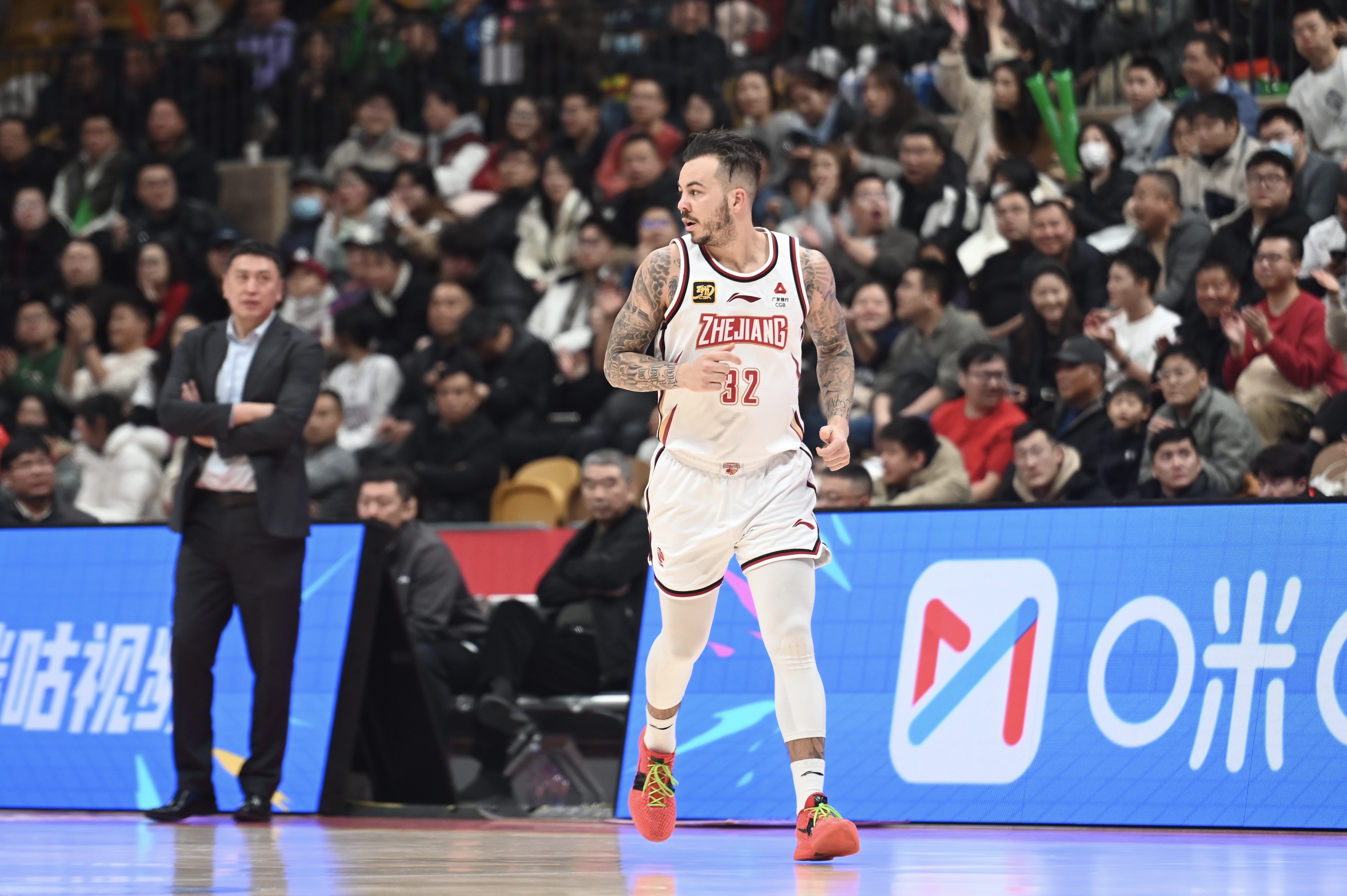  40+三雙難救主！約克39中18&三分22中10空砍48分10籃板11助攻