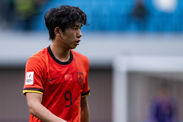  加油！對戰(zhàn)沙特U20劉誠宇罰丟點球承受壓力，入選國足是絕佳鼓勵