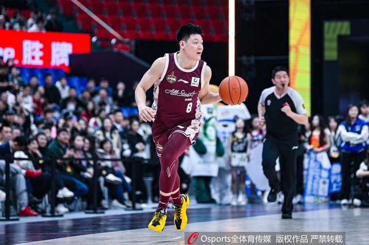  張寧：最后我就不想傳了 兄弟們一起歡呼擁抱拍頭的感覺(jué)真好！
